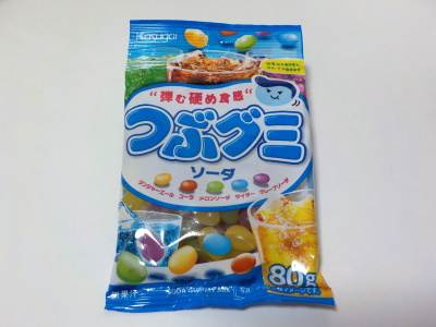 春日井製菓のつぶグミソーダ。