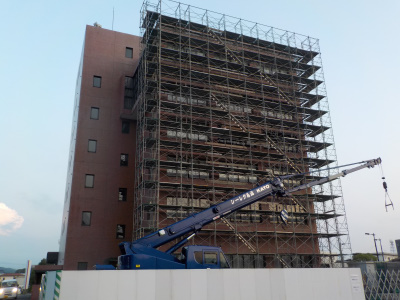 出雲中央図書館の駐車場が狭くなってる。
