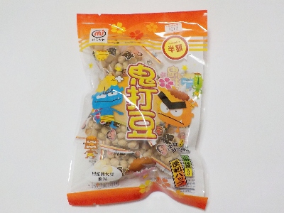 japan 福岡県福岡市南区柏原4丁目30-12 節分が終わったのでミツヤの鬼打豆が安くなっていました。