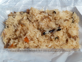 コスモス祭りで芋ほり