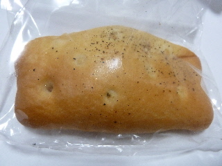 japan 島根県飯石郡飯南町下赤名880-3 道の駅赤来高原のハムチーズフォカッチャ。 10月