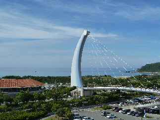 アクアクの線が張ってあるオブジェだかモニュメント