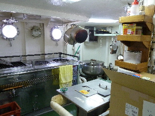 japan 島根県浜田市熱田町2135-2 巡視船「いわみ」に乗船しました。