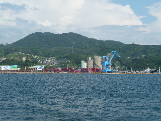 japan 島根県浜田市熱田町2135-2 巡視船「いわみ」に乗船しました。