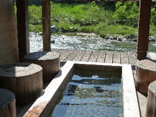 湯乃上館の足湯