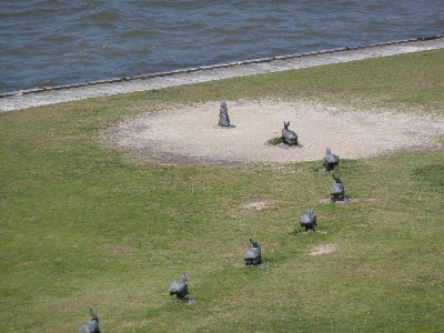 ウサギの周りにも観光客がいませんでした。