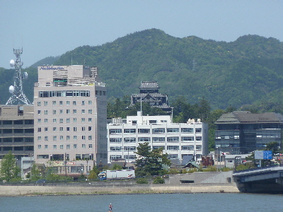島根県立美術館から見える松江城