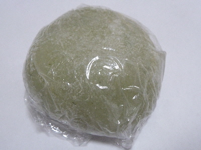 japan 島根県雲南市大東町飯田36-12 出雲大東産直市ホタルでよもぎ餅を買いました。