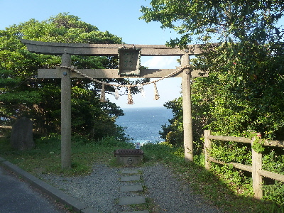 japan 島根県松江市美保関町地蔵崎 美保関灯台に鳥居があるんですね。