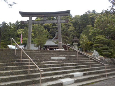 令和元年初日は物部神社に行きました。