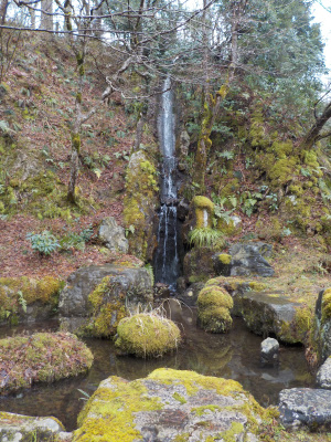 偽物のチープな滝