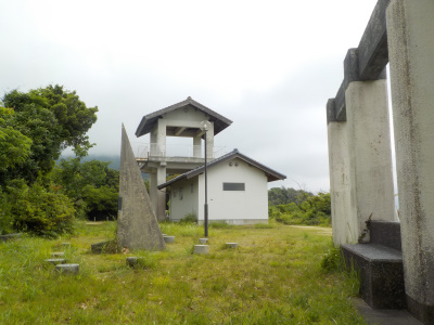 出雲市の奉納山公園の日時計と展望台