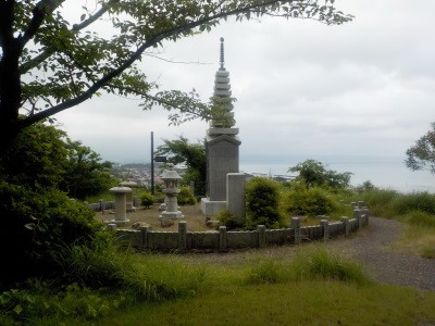 出雲阿国塔は合同慰霊碑みたい