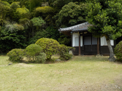阿国寺は行く価値なし。