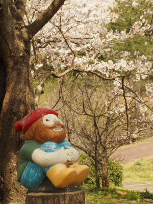 斐川公園の小人