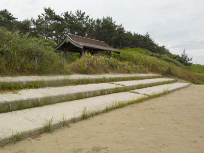 整備されて温泉地の公園化かした稲佐の浜