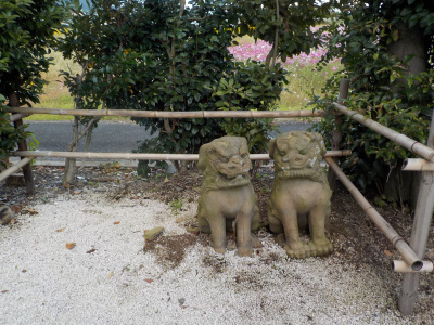 電車の神様粟津稲荷神社