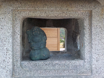 電車の神様粟津稲荷神社