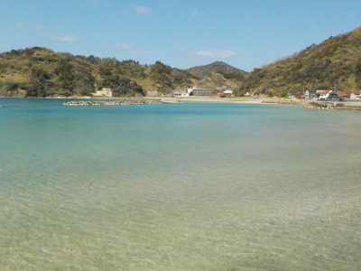 野波海浜公園の透き通る海