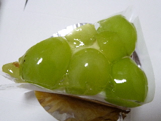 三英堂のシャインマスカット