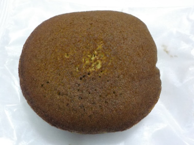 坂根屋のよもぎどら焼き