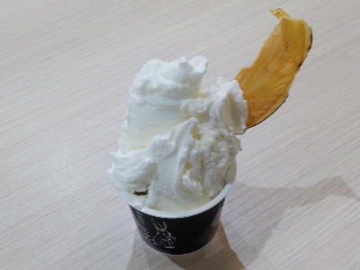 japan 島根県出雲市江田町75 KAKAのミルク、白桃、レモンジェラート。 8月