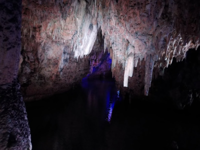 満奇洞　恋人たちの泉