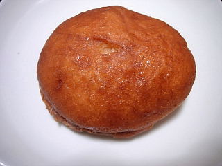 キッチンおかだのシナモンカスタードドーナッツ。