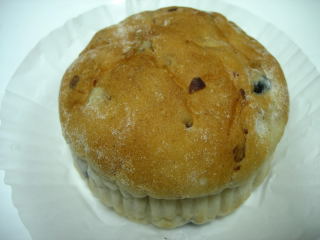 japan 島根県今市町 ベルクのぜんざいパン。