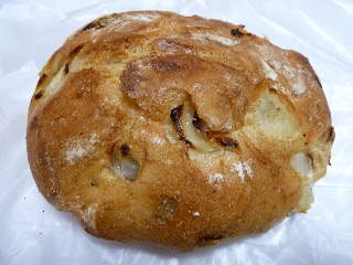 japan 島根県松江市朝日町661 ドンク松江店の玉葱パン。