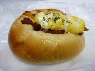 HOK塩冶店の照り焼きたまごパン