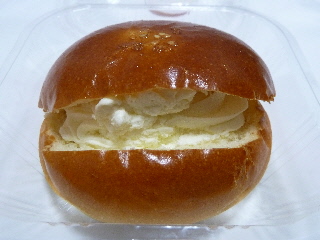 HOKの生クリームあんパン