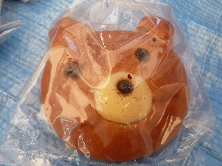 パン工房ナチュールの熊のパン。