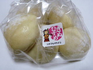 サンマリノの「きぬむすめ」のパン