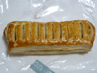 ラピタ浜山店のレーズンフロマージュパイ　パスコ