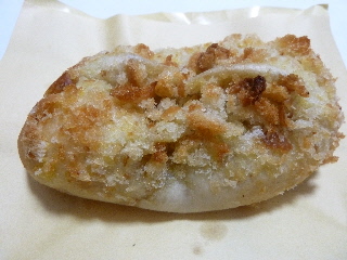 松江市にあるメルシーのカレーパンはラッキョウ入り。