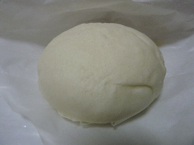 ラピタ本店のあんまん