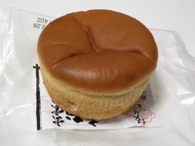 マツヤ神戸屋の出雲のおいもホイップあんぱん。