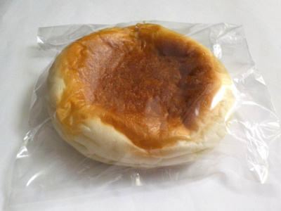 たろきちの肉パンとチョコチップメロンパン。