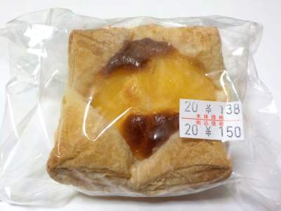 ラパンのりんごケーキパイ。