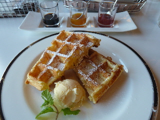 japan 島根県益田市有明町5-15 グラントワのワッフルセット