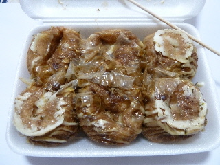 japan 島根県出雲市今市町87 ラピタ本店のたこ焼きを買いました。