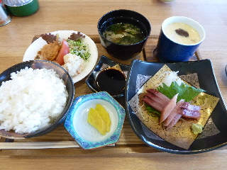 japan 島根県出雲市平田町1708-1 三楽久留で500円の定食を食べました。
